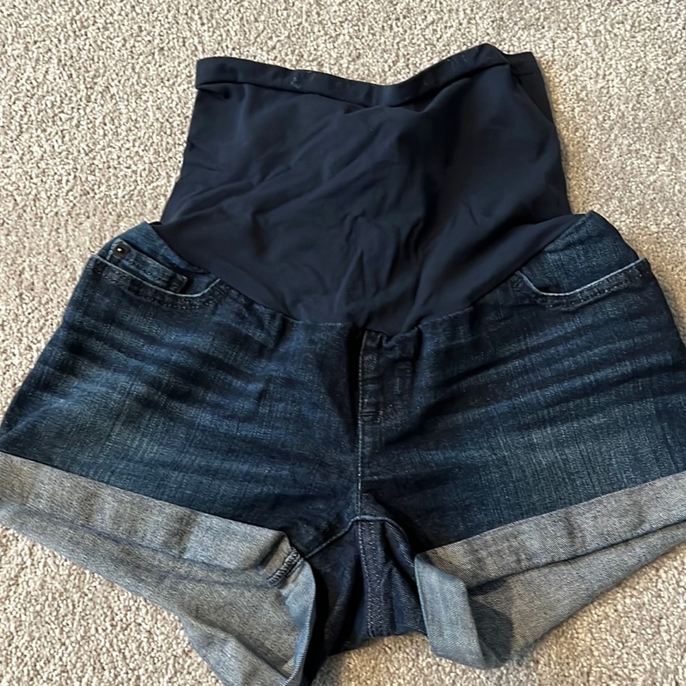 A Pea in the Pod Maternity Shorts